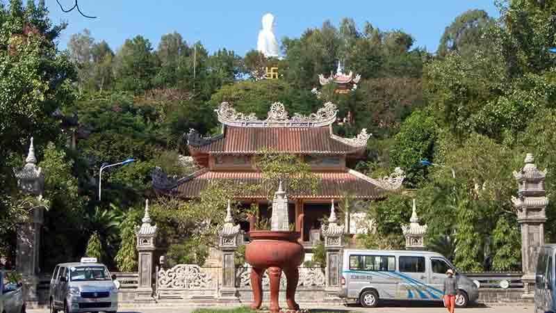 芽莊龍山寺